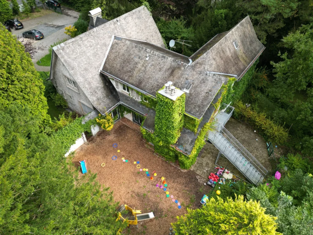 Activités nature avec les enfants – Crèche Les P’tits Bouchons Bereldange – rentrée 2025